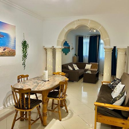 Beach Front 3-Bedroom Holiday Home Mellieha Luaran gambar